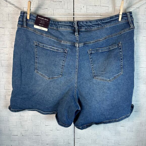 Ava & Viv High rise relaxed, denim Bermuda shorts dark wash pockets, plus size - Picture 3 of 9